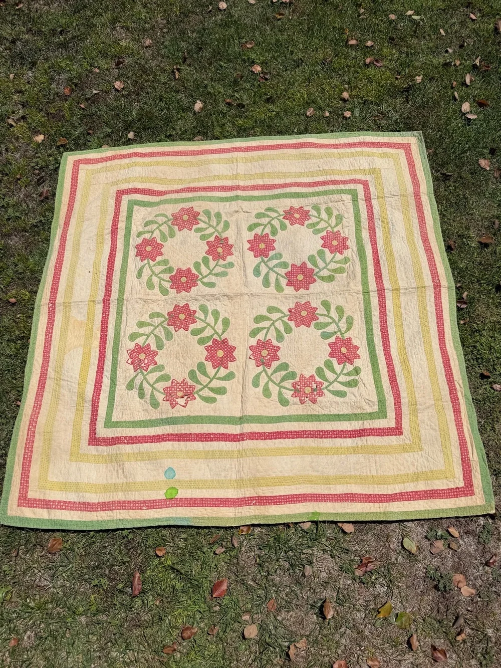 VTG President’s Wreath Appliqué Quilt All Hand Sewn Red Green 46x46 Thin FLAWS